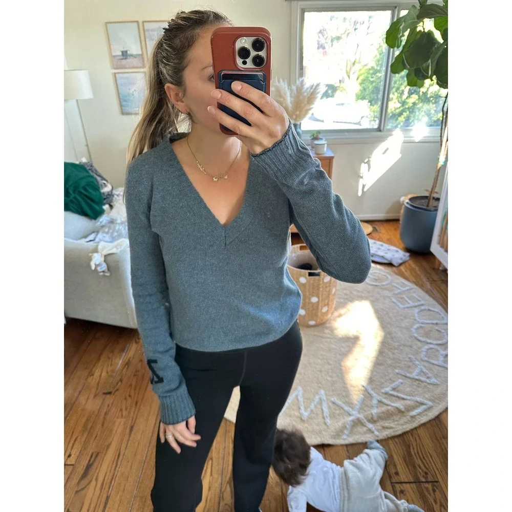Zadig & Voltaire Sourca Cashmere V-Neck sweater NWT S Denim color - Picture 4 of 13
